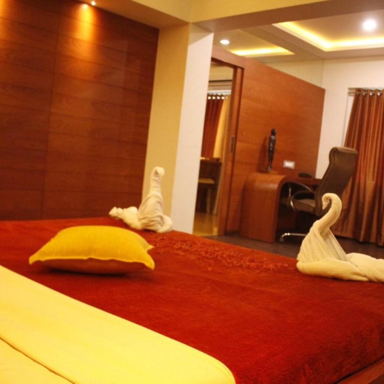 Hotel Ilark Bhuj Ngoại thất bức ảnh